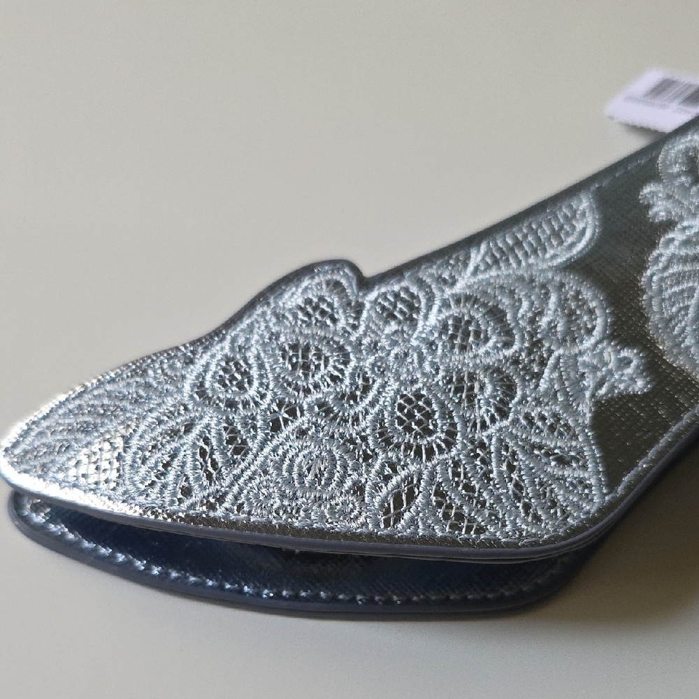 Bath & Body‎ Works Disney CINDERELLA  Shoe Pouch And Sanitizer Holder - Picture 5 of 15